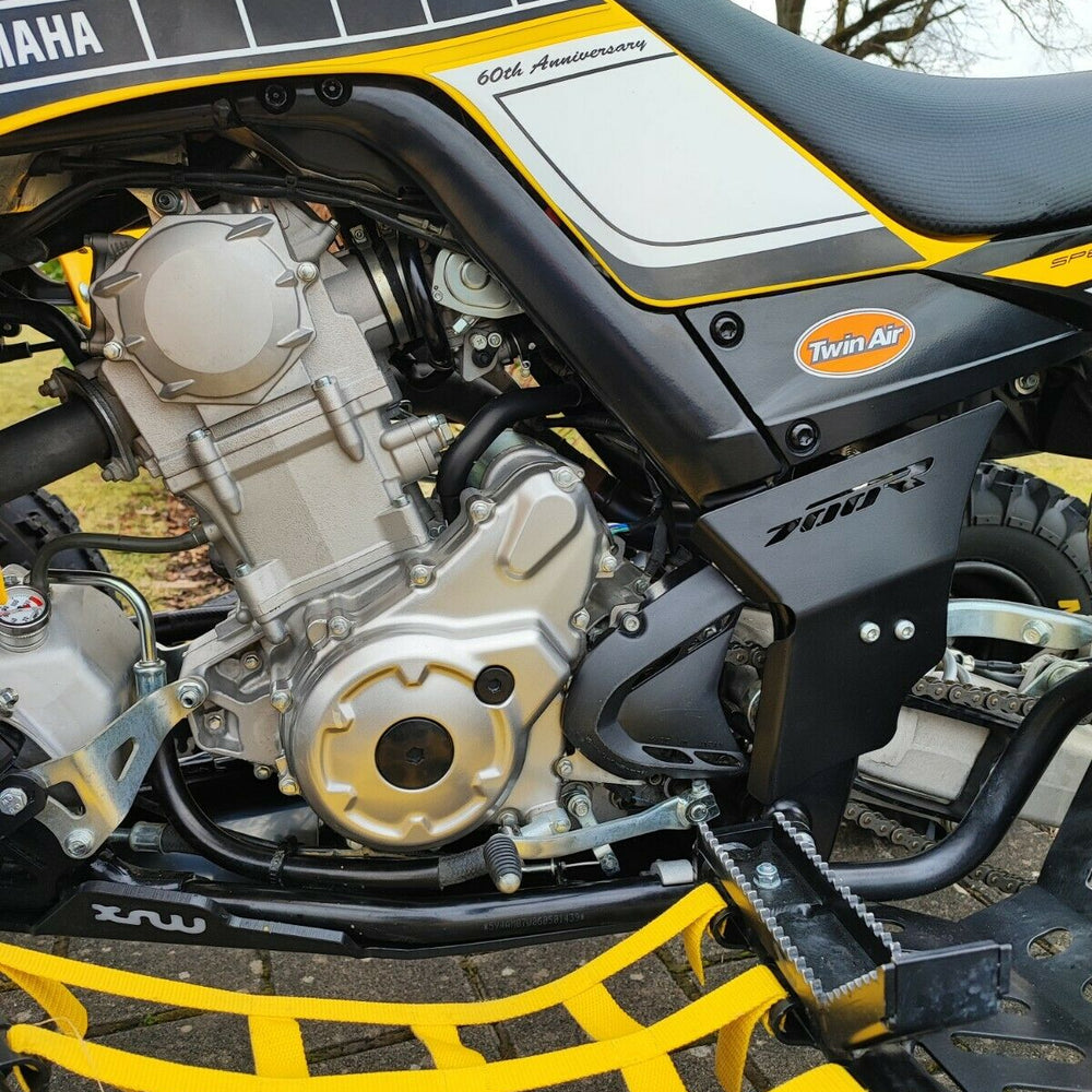 Parafango/Protettore Anteriore Per Yamaha Raptor YFM 700 R – In Alluminio T5, Verniciato Nero, Completo Di Fissaggi